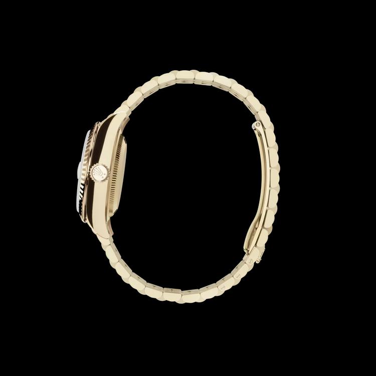 Rolex  Lady Datejust - Gold - 28 mm  2